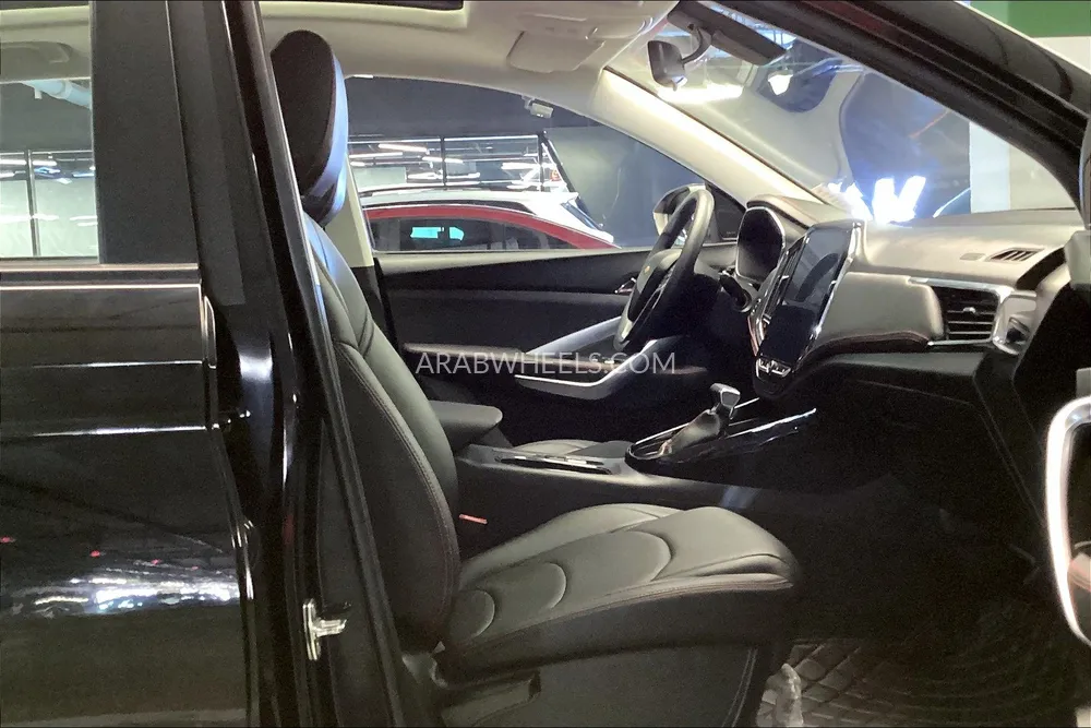 Chevrolet Captiva 2024 for Sale in Sharjah Image-26