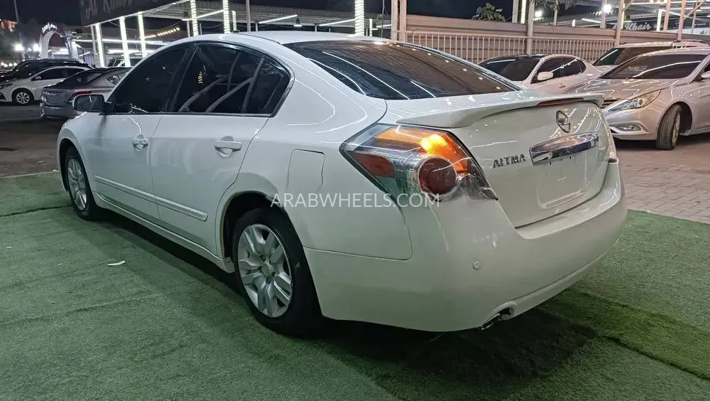 Nissan Altima 2011 for Sale in Ajman Image-3