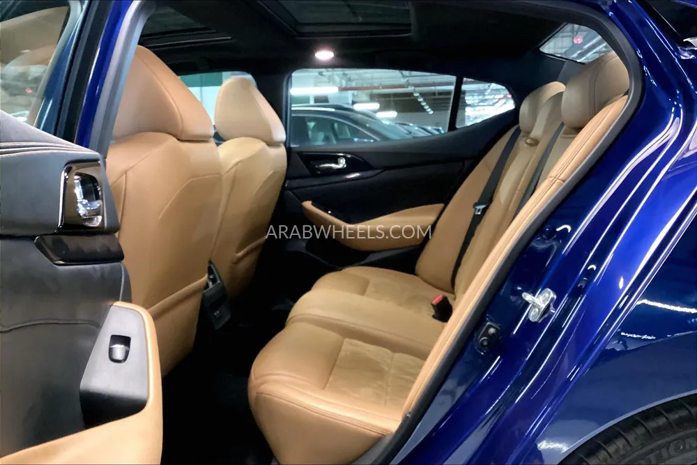 Nissan Maxima 2021 for Sale in Dubai Image-21