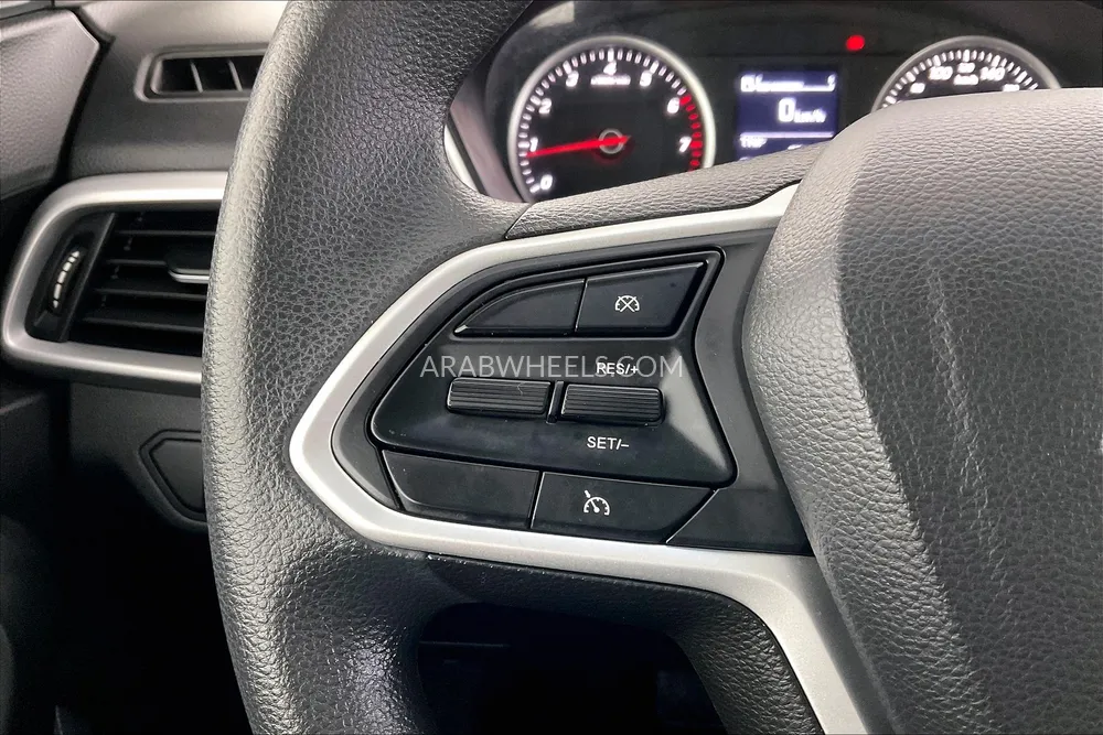 Chevrolet Captiva 2023 for Sale in Sharjah Image-48