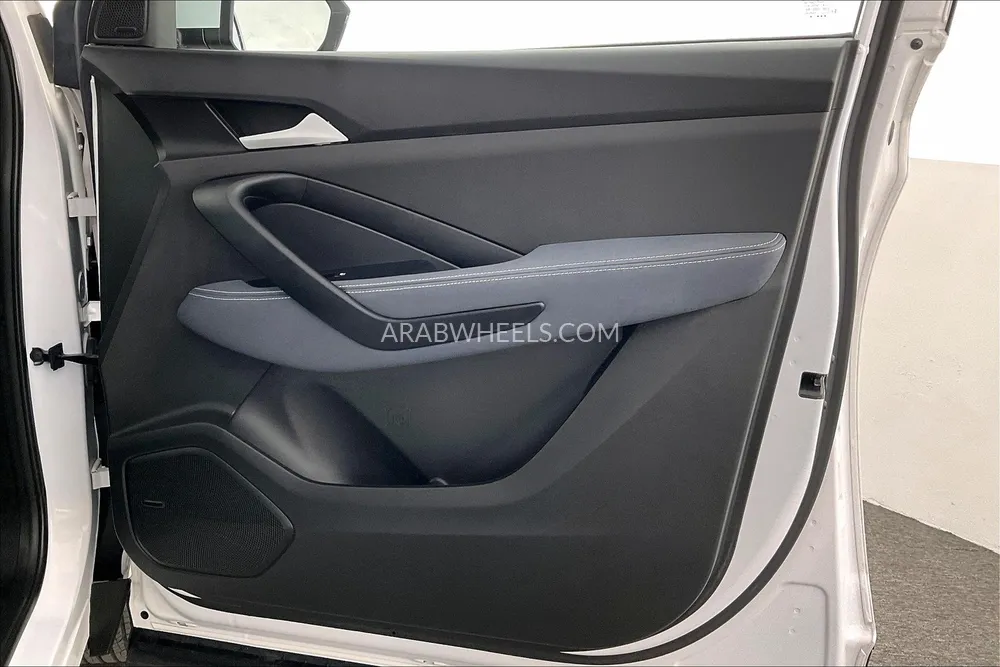 Chevrolet Captiva 2023 for Sale in Sharjah Image-49