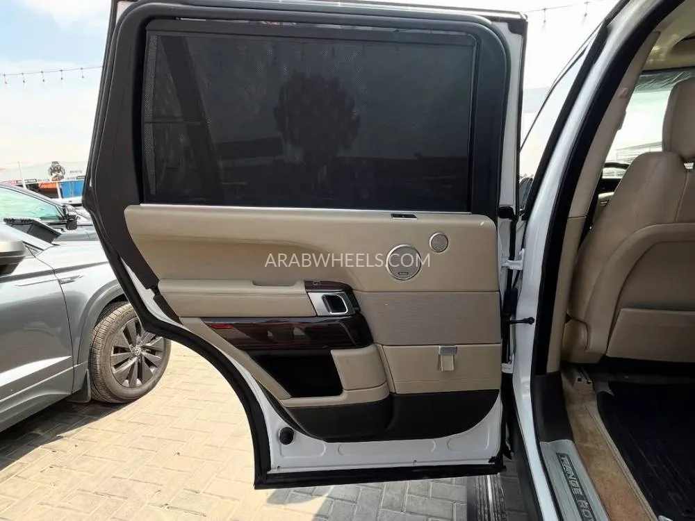 Land Rover Range Rover 2014 for Sale in Ajman Image-17