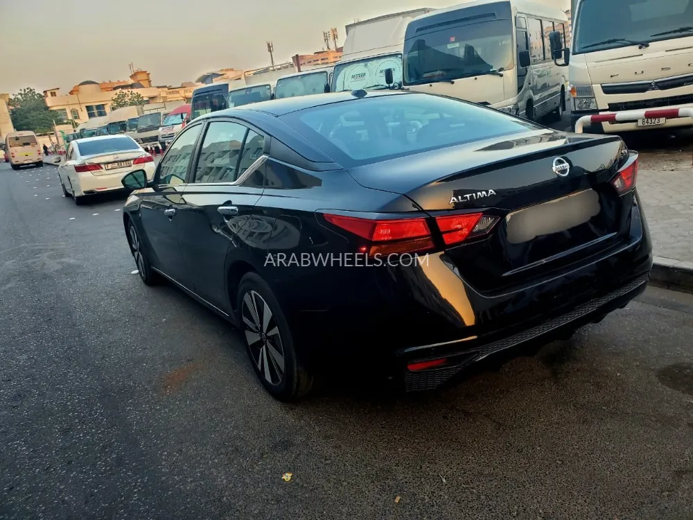Nissan Altima 2021 for Sale in Dubai Image-2