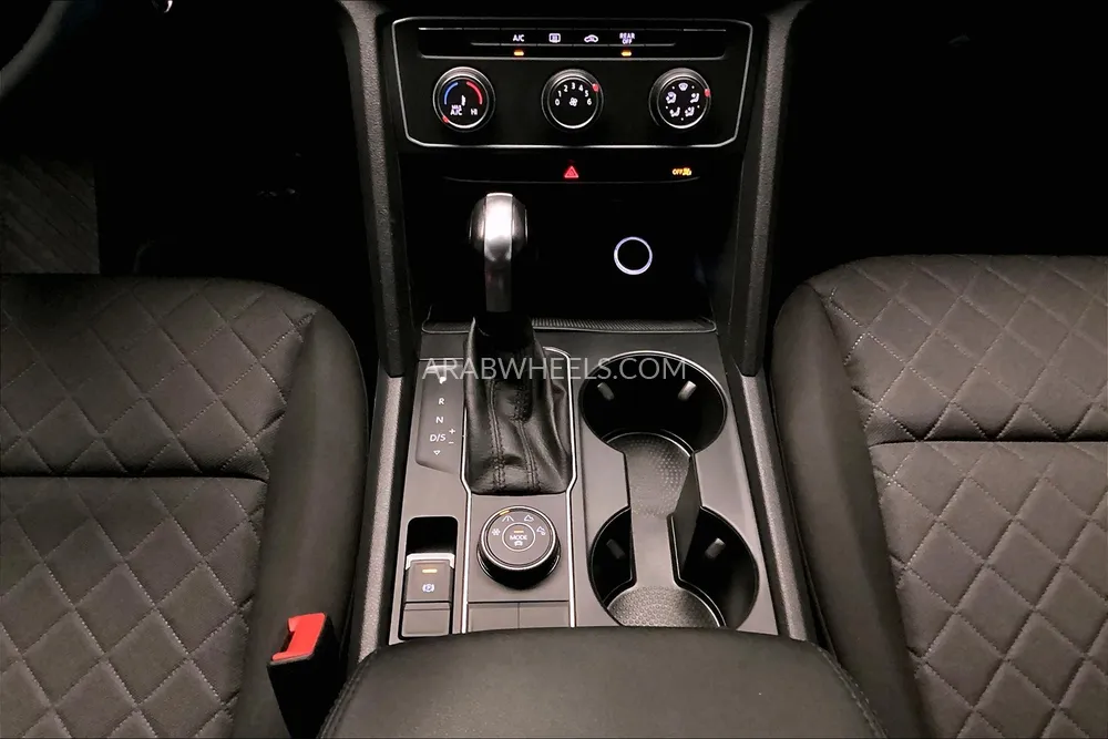 Volkswagen Teramont 2019 for Sale in Sharjah Image-19