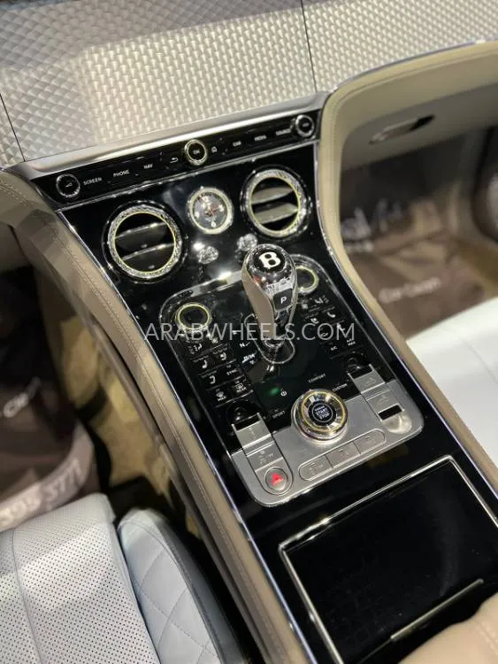 Bentley Continental GTC 2022 for Sale in Dubai Image-5