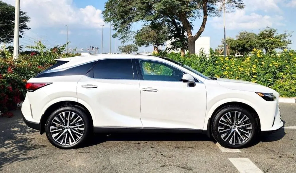 Lexus RX 2024 for Sale in Dubai Image-4
