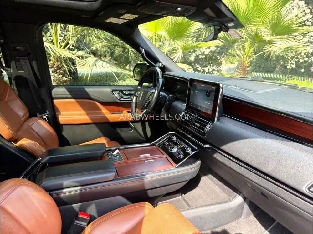 Lincoln Navigator 2022 for Sale in Dubai Image-11