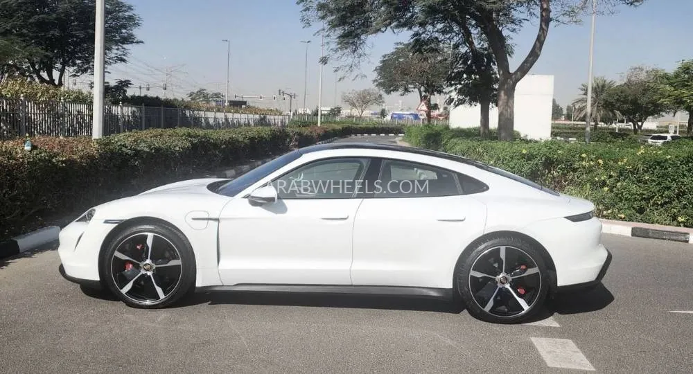 بورشه تايكان 2021 for Sale in دبي Image-4