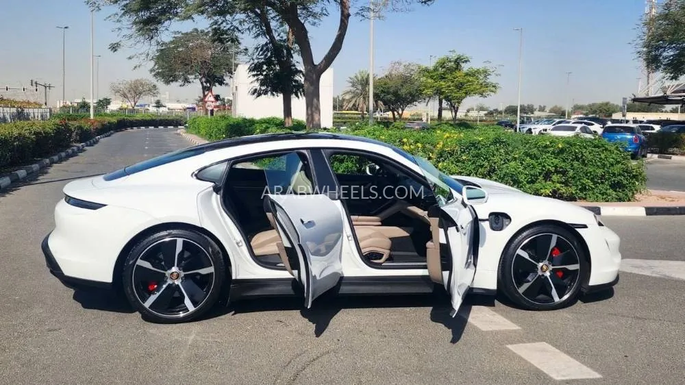 بورشه تايكان 2021 for Sale in دبي Image-7