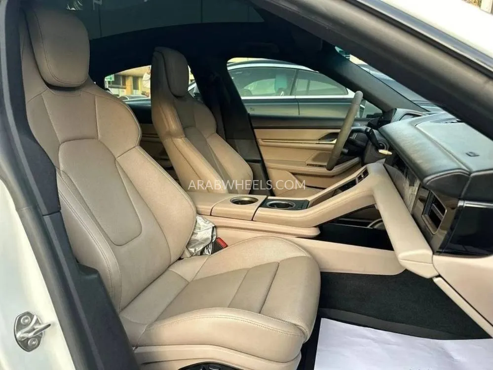بورشه تايكان 2021 for Sale in دبي Image-15