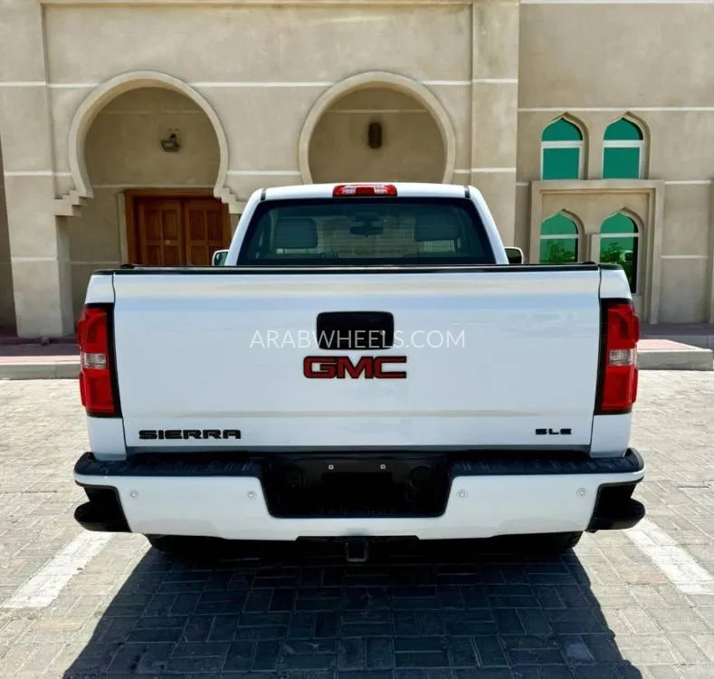GMC Sierra 2014 for Sale in Ajman Image-10