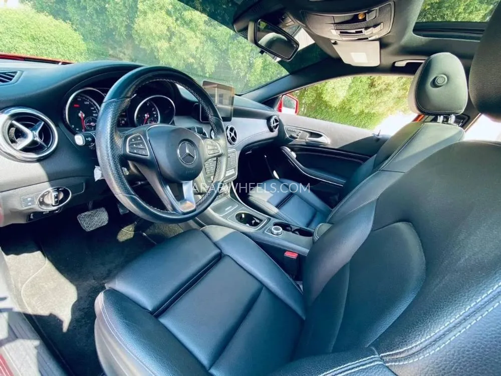 Mercedes Benz GLA 2018 for Sale in Ajman Image-7