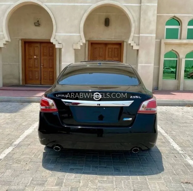 Nissan Altima 2013 for Sale in Ajman Image-8