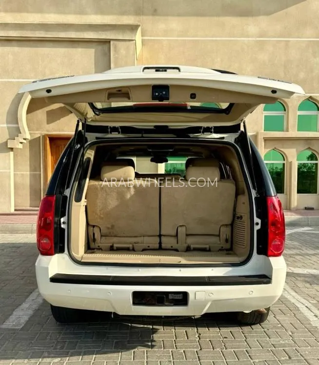 GMC Yukon 2010 for Sale in Ajman Image-11