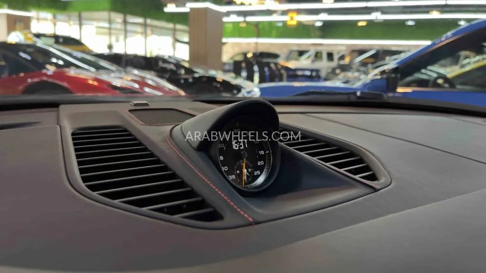بورشه 911 2019 for Sale in دبي Image-12