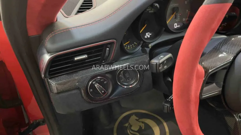 بورشه 911 2019 for Sale in دبي Image-14