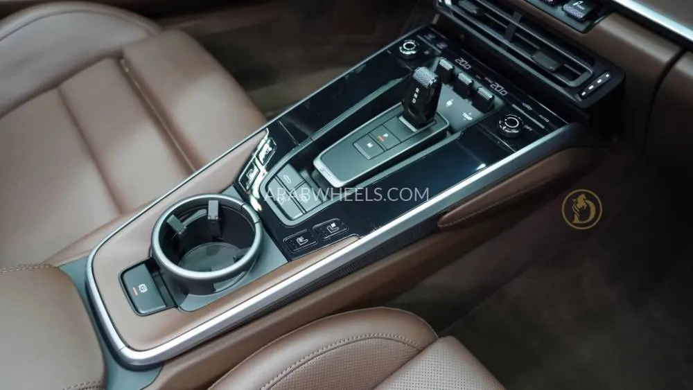 Porsche 911 2023 for Sale in Dubai Image-17