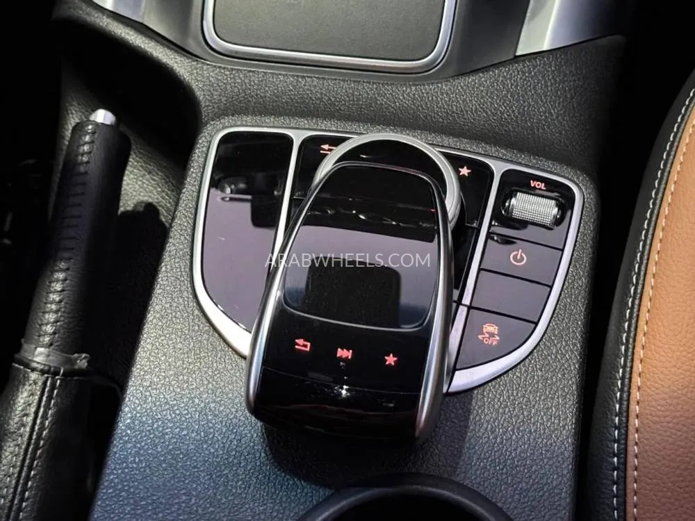 Mercedes Benz X Class 2022 for Sale in Dubai Image-10