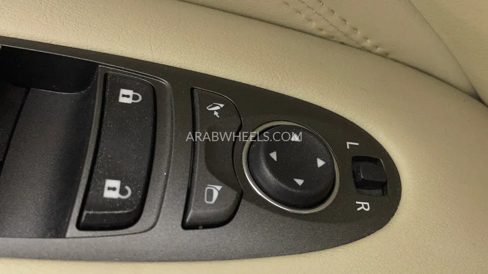 Infiniti QX60 2020 for Sale in Dubai Image-45