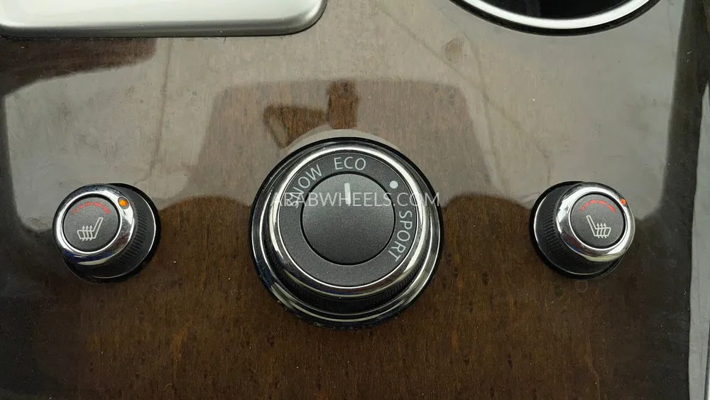 Infiniti QX60 2020 for Sale in Dubai Image-51