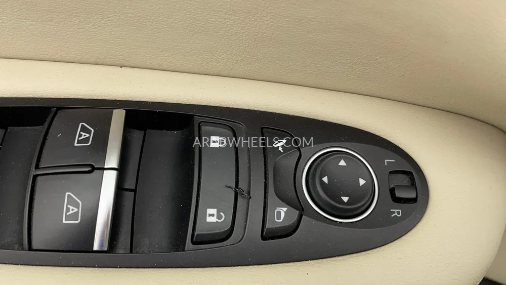 Infiniti QX50 2020 for Sale in Dubai Image-40