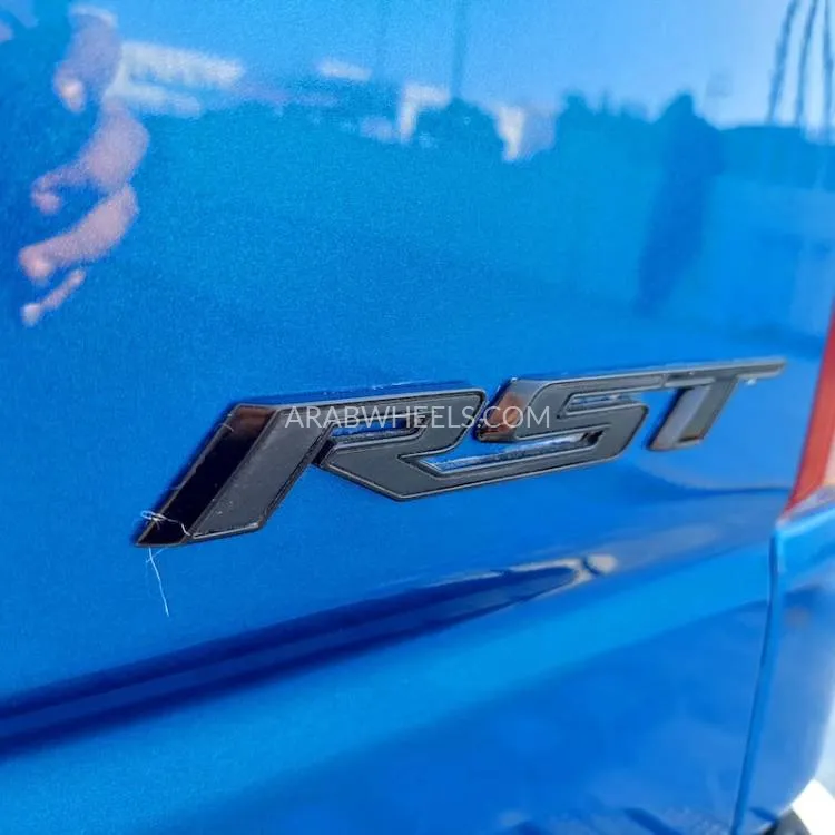 Chevrolet Silverado 2022 for Sale in Sharjah Image-16