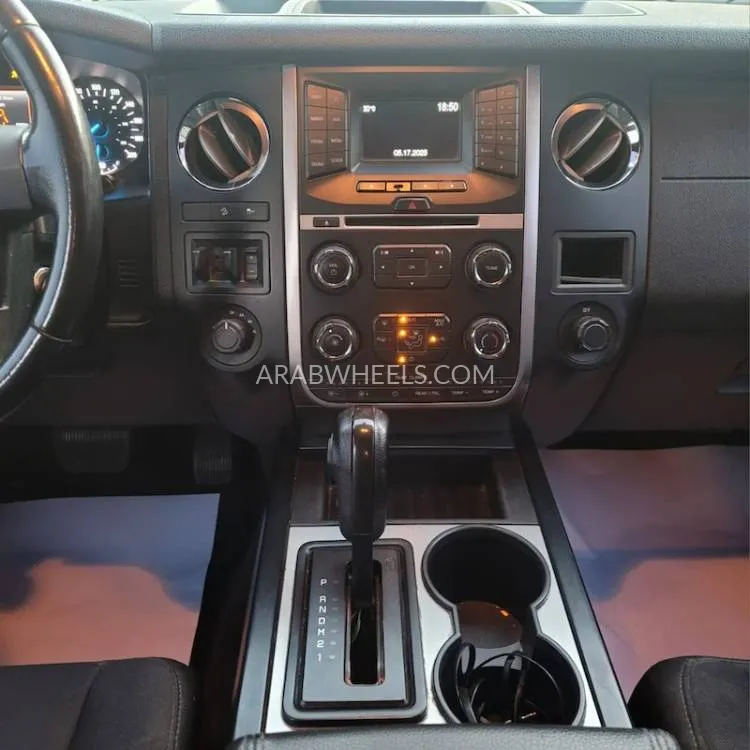 Ford Expedition 2016 for Sale in Sharjah Image-8