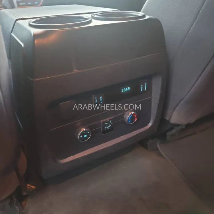 Ford Expedition 2016 for Sale in Sharjah Image-14