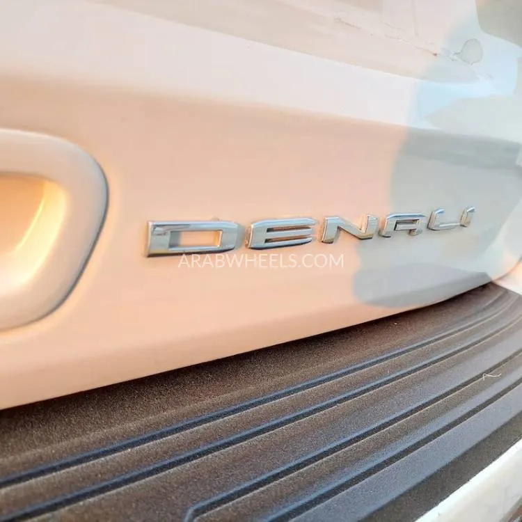 GMC Yukon 2021 for Sale in Sharjah Image-5