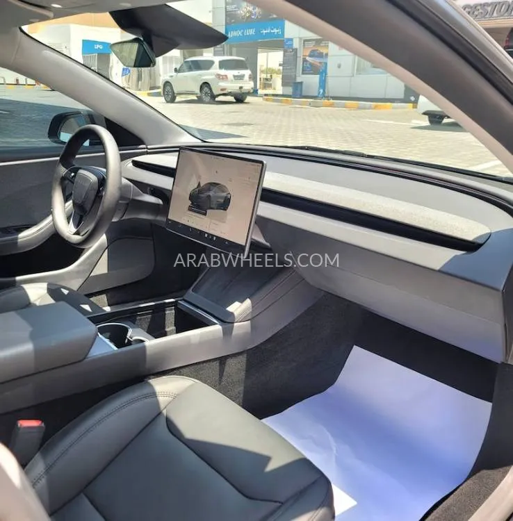Tesla Model 3 2024 for Sale in Sharjah Image-3