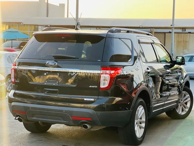 Ford Explorer 2013 for Sale in Sharjah Image-9