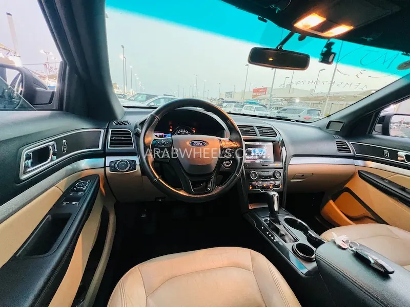 Ford Explorer 2016 for Sale in Sharjah Image-9