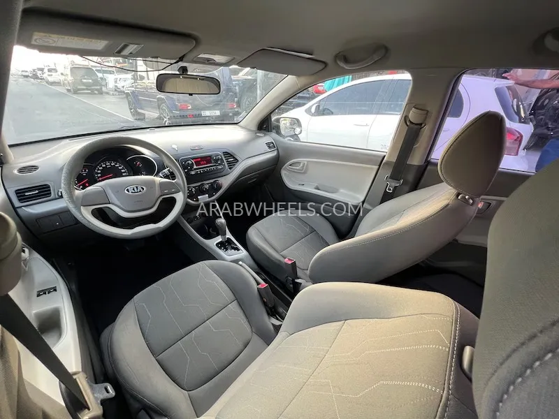 Kia Morning 2016 for Sale in Sharjah Image-4