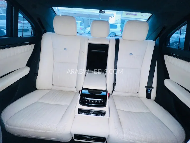 Mercedes Benz S Class 2007 for Sale in Sharjah Image-8