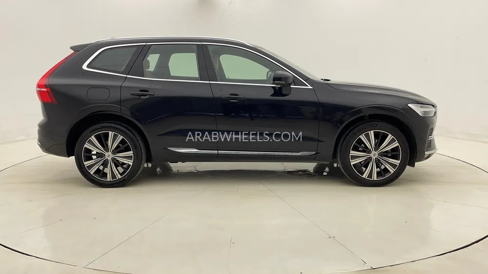 Volvo XC60 2023 for Sale in Dubai Image-2