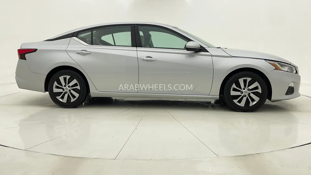Nissan Altima 2021 for Sale in Dubai Image-2