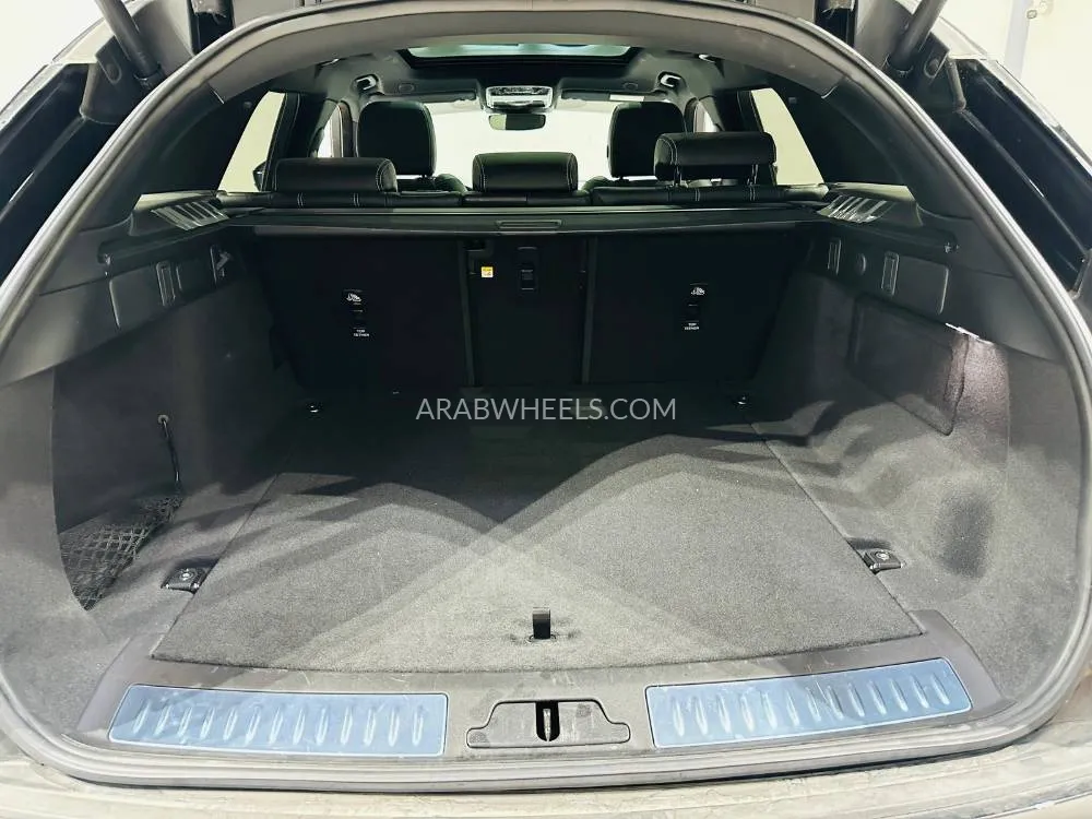 لاند روفر رينج روفر فيلار 2023 for Sale in دبي Image-8