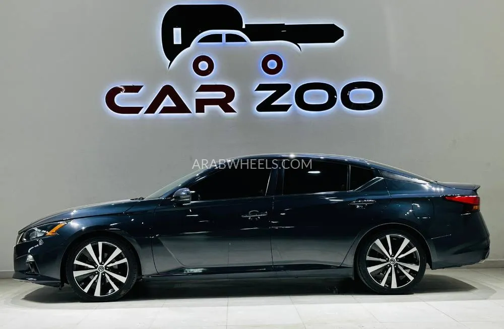 Nissan Altima 2022 for Sale in Dubai Image-3