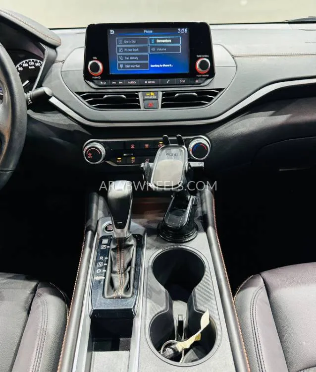 Nissan Altima 2022 for Sale in Dubai Image-8