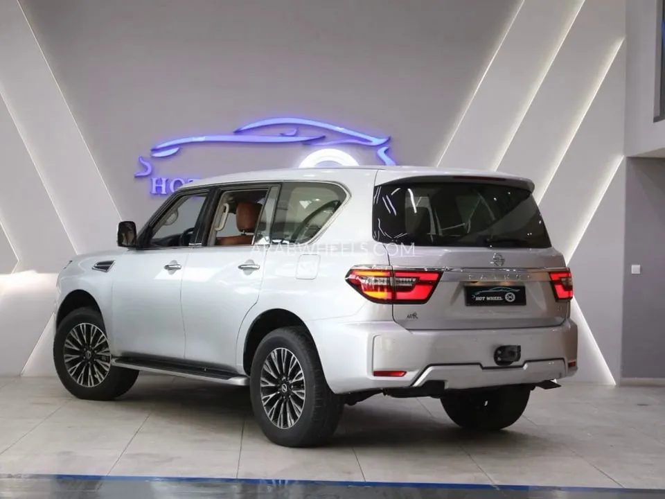 Nissan Patrol 2021 for Sale in Dubai Image-3