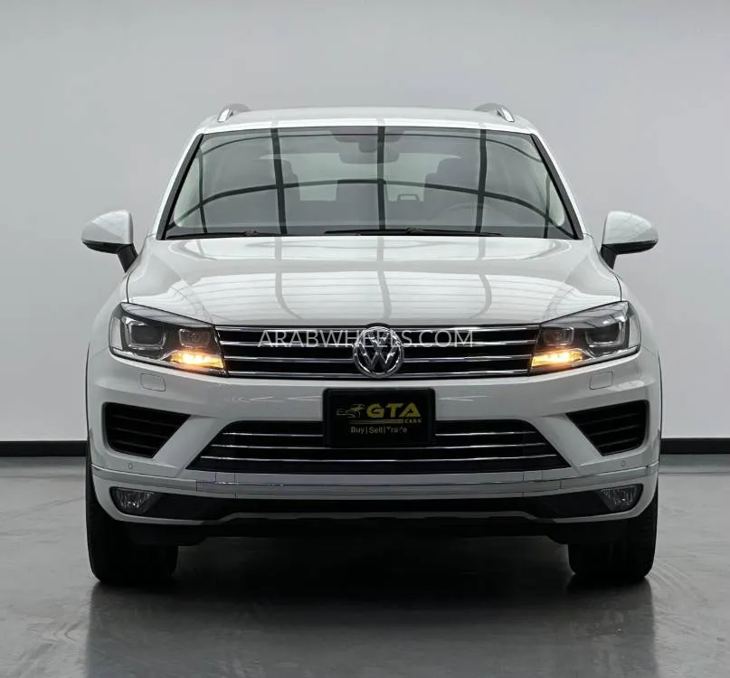 Volkswagen Touareg 2018 for Sale in Dubai Image-2