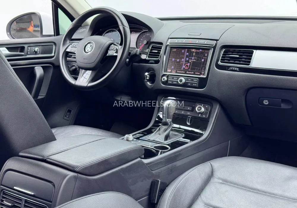 Volkswagen Touareg 2018 for Sale in Dubai Image-5