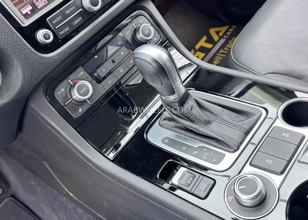 Volkswagen Touareg 2018 for Sale in Dubai Image-8