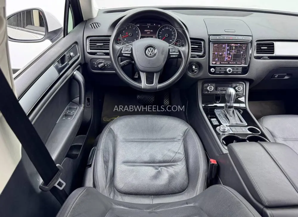 Volkswagen Touareg 2018 for Sale in Dubai Image-9