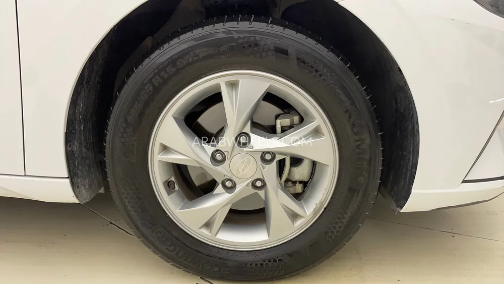 Hyundai Elantra 2022 for Sale in Dubai Image-10