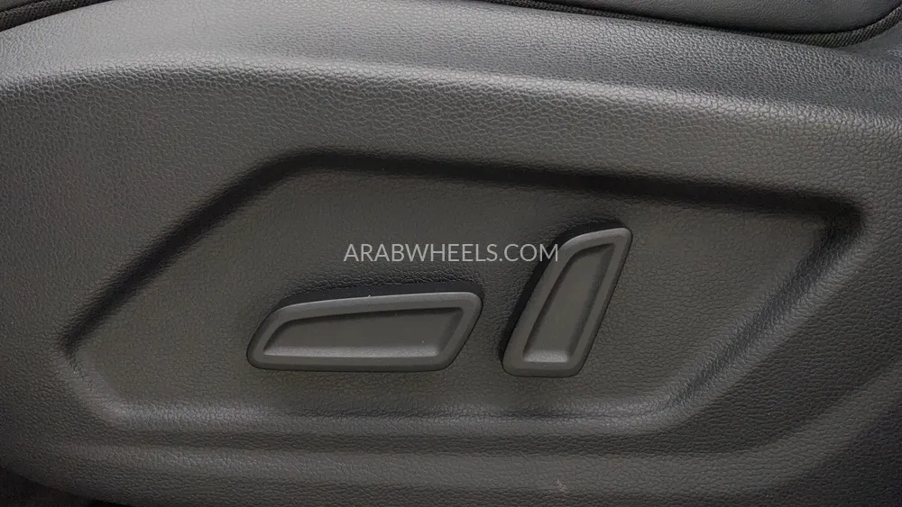 إم جي RX5 2024 for Sale in دبي Image-24