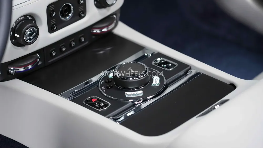 Rolls Royce Dawn 2022 for Sale in Dubai Image-23