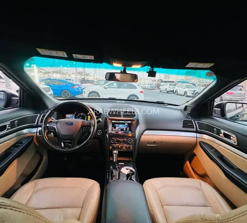 Ford Explorer 2016 for Sale in Dubai Image-7