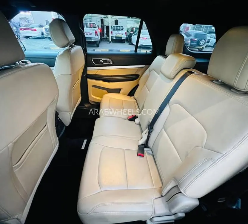 Ford Explorer 2016 for Sale in Dubai Image-12