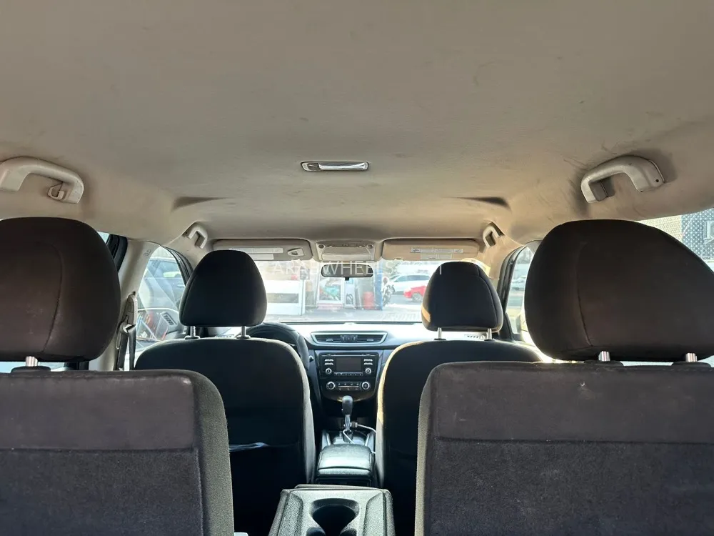 Nissan Rogue 2015 for Sale in Dubai Image-4